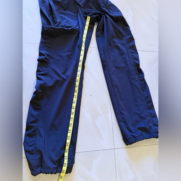 Athleta Featherweight Jogger Travel Sport Pants Black Full Lining Gray 4 - Picture 9 of 16